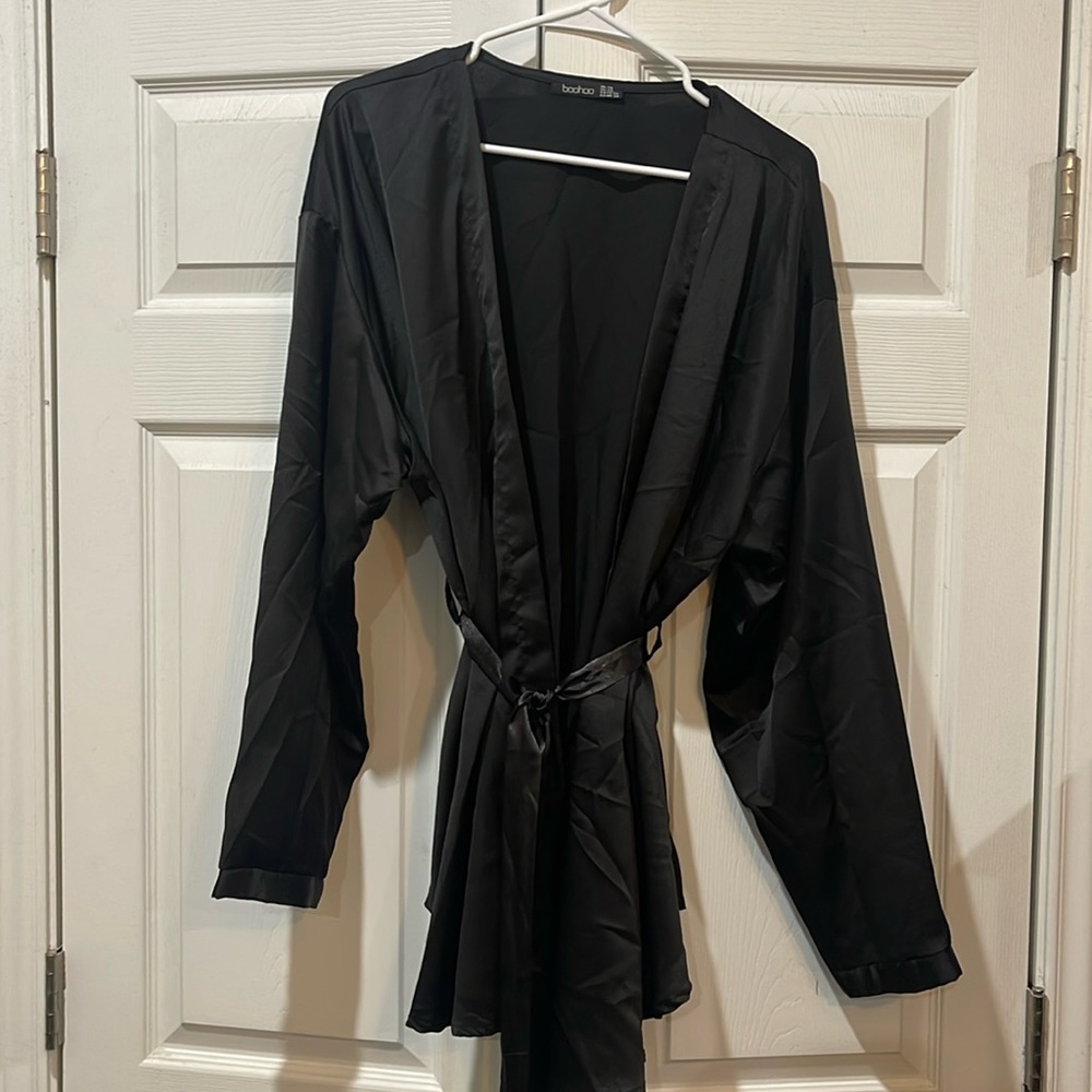 Boohoo black kimono style top with belt